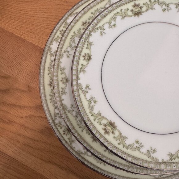 Raleigh Contemporary Fine China, Light Green Mint Flower 5ppl Dish Set - Picture 5 of 5